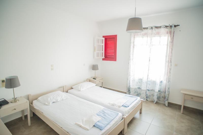 Ostria Hotel & Apartments Gavrio Extérieur photo