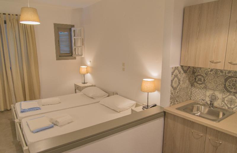 Ostria Hotel & Apartments Gavrio Extérieur photo